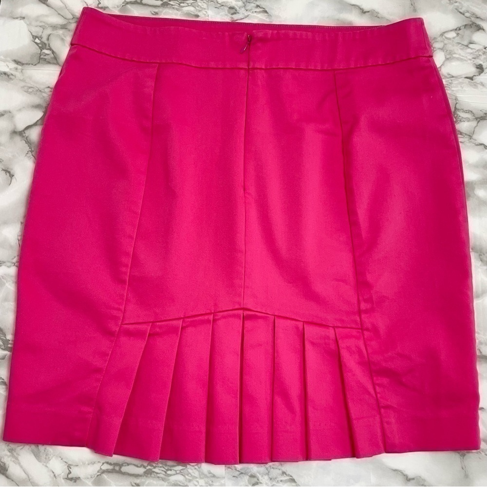 Ricki’s Hot Pink Knee length size 10 with pleats on back - Picture 6 of 12